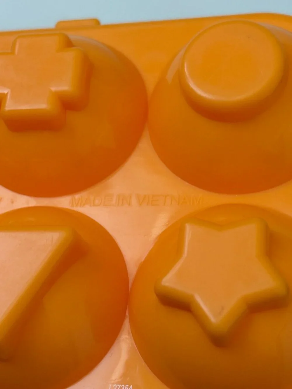 Tomy Lamaze Hide and Squeak Eggs Shape Color Sorting Toy 1993 Orange Carton Vtg